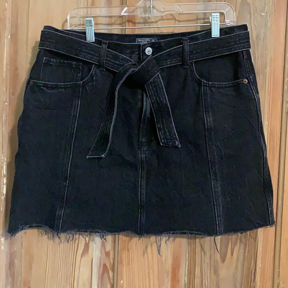 Abercrombie & Fitch Dark Denim Skirt with Tie Belt Size 32/14